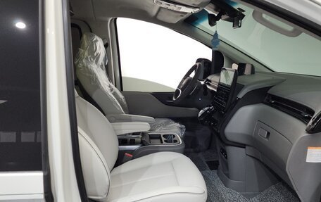 Hyundai Staria, 2025 год, 6 880 000 рублей, 12 фотография