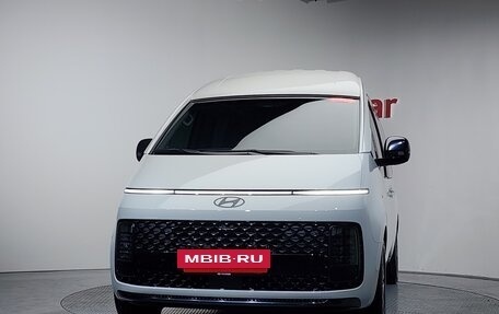 Hyundai Staria, 2025 год, 6 880 000 рублей, 3 фотография