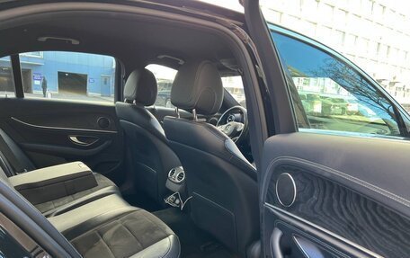 Mercedes-Benz E-Класс, 2018 год, 2 950 000 рублей, 14 фотография