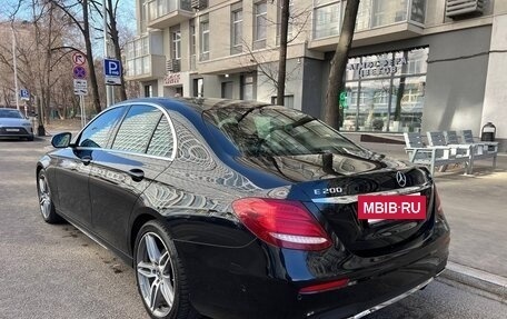 Mercedes-Benz E-Класс, 2018 год, 2 950 000 рублей, 4 фотография