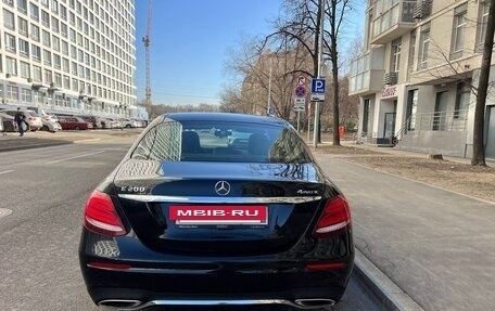 Mercedes-Benz E-Класс, 2018 год, 2 950 000 рублей, 6 фотография