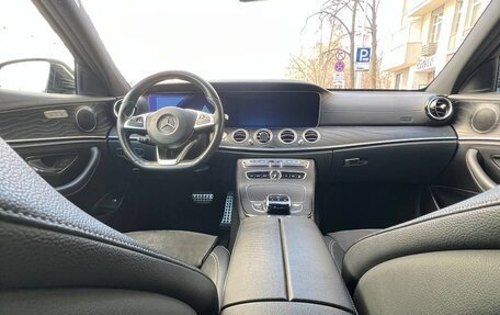 Mercedes-Benz E-Класс, 2018 год, 2 950 000 рублей, 18 фотография