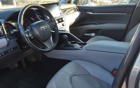 Toyota Camry, 2021 год, 2 200 000 рублей, 15 фотография