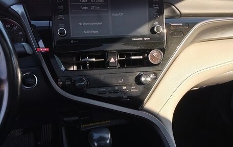 Toyota Camry, 2021 год, 2 200 000 рублей, 10 фотография