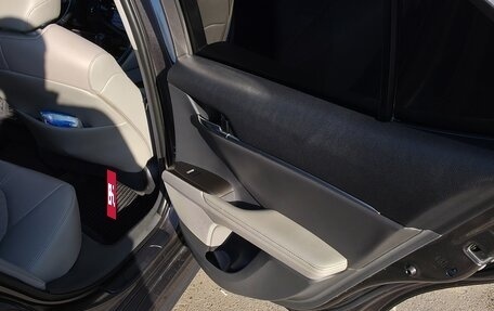 Toyota Camry, 2021 год, 2 200 000 рублей, 12 фотография