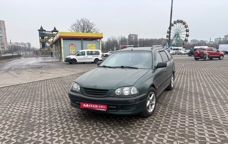 Toyota Avensis III рестайлинг, 2000 год, 190 000 рублей, 1 фотография