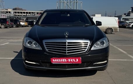 Mercedes-Benz S-Класс, 2011 год, 2 000 000 рублей, 1 фотография