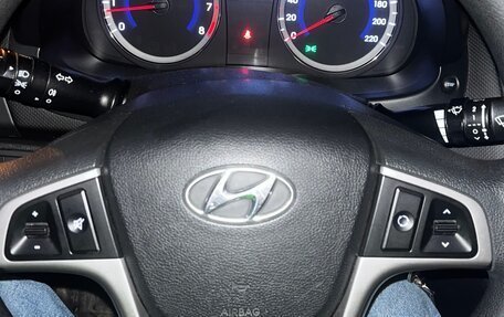 Hyundai Solaris II рестайлинг, 2016 год, 750 000 рублей, 8 фотография