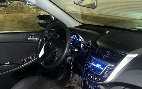 Hyundai Solaris II рестайлинг, 2016 год, 750 000 рублей, 9 фотография