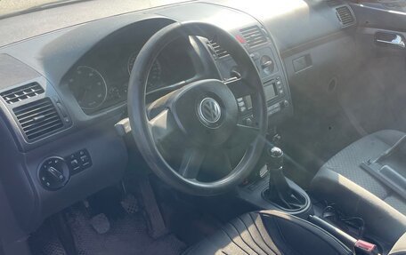 Volkswagen Touran III, 2003 год, 300 000 рублей, 3 фотография