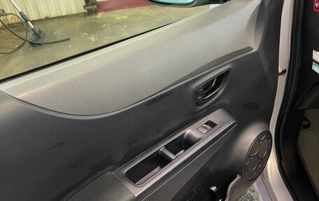 Toyota Vitz, 2013 год, 999 000 рублей, 10 фотография