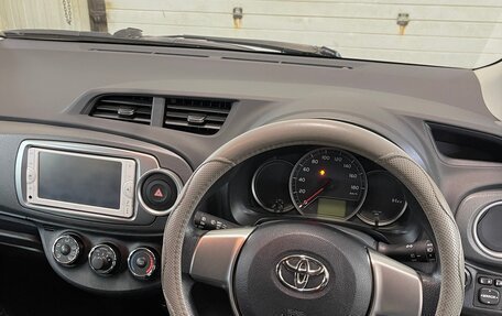 Toyota Vitz, 2013 год, 999 000 рублей, 20 фотография