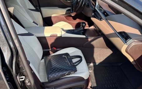 Lexus ES VII, 2020 год, 4 100 000 рублей, 6 фотография