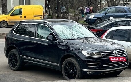 Volkswagen Touareg III, 2016 год, 2 270 000 рублей, 2 фотография