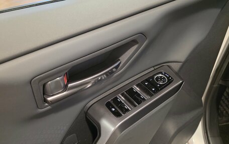 Toyota RAV4, 2025 год, 4 990 000 рублей, 13 фотография