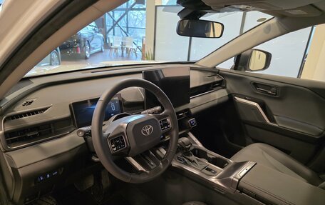 Toyota RAV4, 2025 год, 4 990 000 рублей, 16 фотография