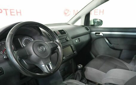 Volkswagen Touran III, 2010 год, 869 000 рублей, 9 фотография