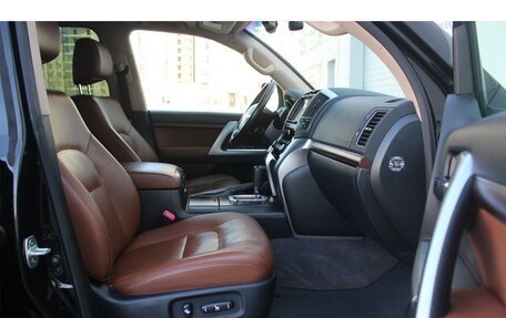 Toyota Land Cruiser 200, 2014 год, 4 498 000 рублей, 16 фотография