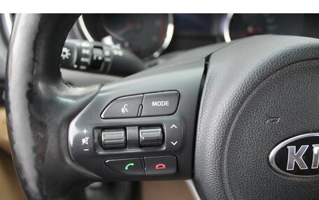 KIA Carnival III, 2017 год, 2 290 000 рублей, 27 фотография