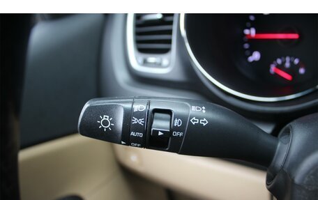 KIA Carnival III, 2017 год, 2 290 000 рублей, 29 фотография