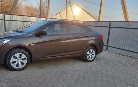 Hyundai Solaris II рестайлинг, 2014 год, 1 350 000 рублей, 1 фотография