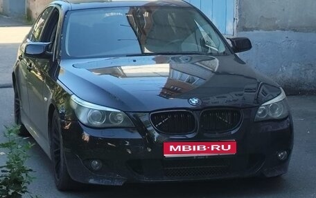 BMW 5 серия, 2003 год, 650 000 рублей, 1 фотография