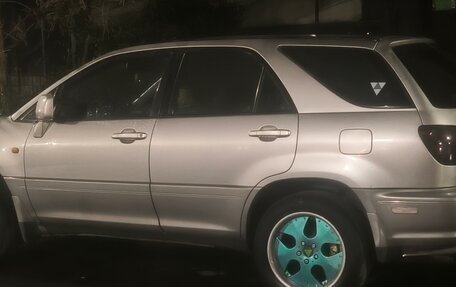 Lexus RX IV рестайлинг, 2000 год, 620 000 рублей, 3 фотография