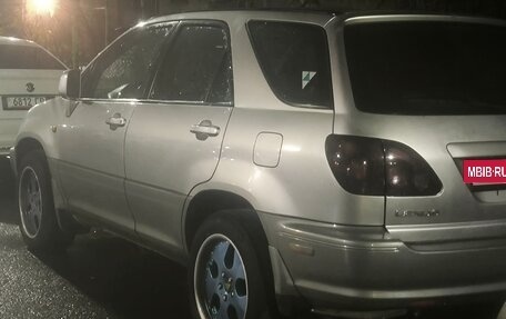 Lexus RX IV рестайлинг, 2000 год, 620 000 рублей, 2 фотография