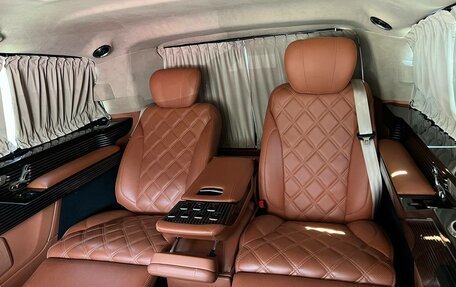 Mercedes-Benz V-Класс, 2017 год, 7 990 000 рублей, 8 фотография