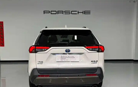 Toyota RAV4, 2021 год, 2 359 000 рублей, 4 фотография