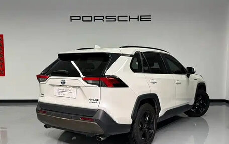 Toyota RAV4, 2021 год, 2 359 000 рублей, 5 фотография