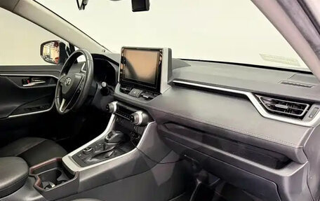 Toyota RAV4, 2021 год, 2 359 000 рублей, 11 фотография