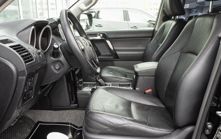 Toyota Land Cruiser Prado 150 рестайлинг 2, 2011 год, 3 148 000 рублей, 19 фотография