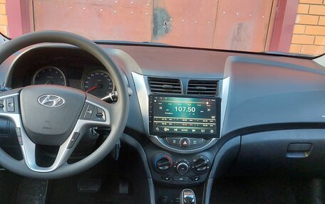 Hyundai Solaris II рестайлинг, 2014 год, 1 350 000 рублей, 16 фотография