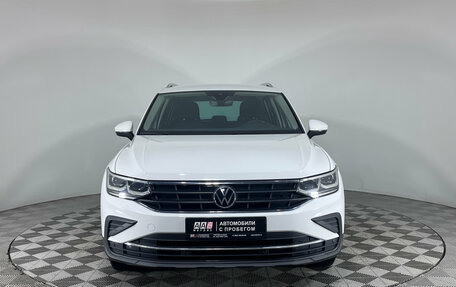 Volkswagen Tiguan II, 2021 год, 3 177 000 рублей, 2 фотография