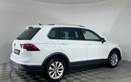 Volkswagen Tiguan II, 2021 год, 3 177 000 рублей, 6 фотография