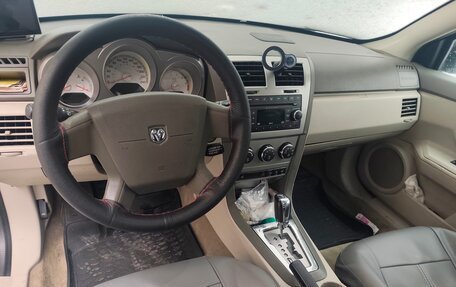 Dodge Avenger II рестайлинг, 2007 год, 1 000 000 рублей, 12 фотография