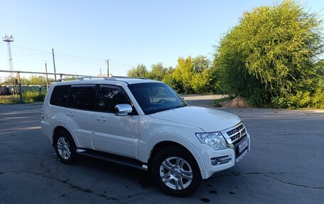 Mitsubishi Pajero IV, 2011 год, 1 750 000 рублей, 2 фотография