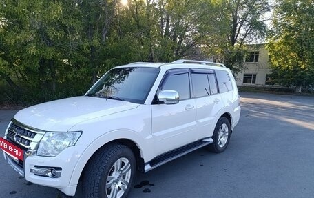 Mitsubishi Pajero IV, 2011 год, 1 750 000 рублей, 3 фотография