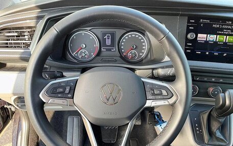 Volkswagen Caravelle T6 рестайлинг, 2023 год, 4 700 000 рублей, 17 фотография