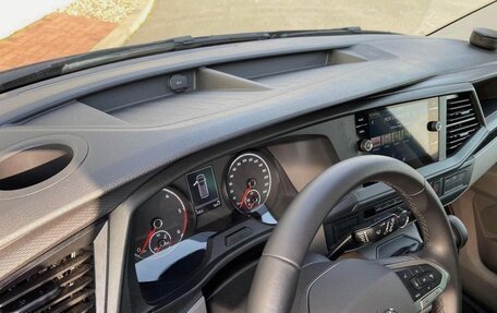 Volkswagen Caravelle T6 рестайлинг, 2023 год, 4 700 000 рублей, 20 фотография