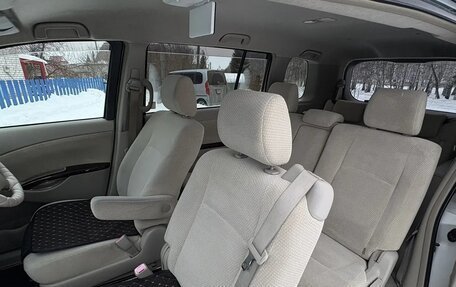 Toyota ISis I, 2011 год, 1 150 000 рублей, 11 фотография