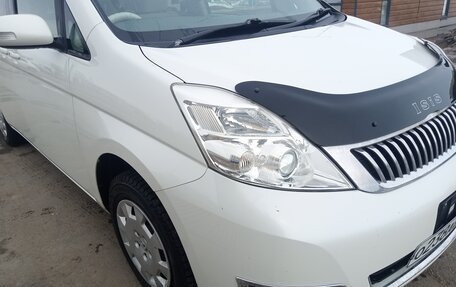 Toyota ISis I, 2011 год, 1 150 000 рублей, 6 фотография