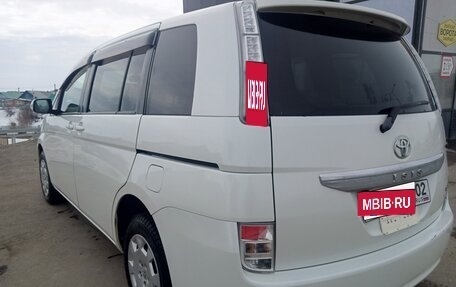 Toyota ISis I, 2011 год, 1 150 000 рублей, 9 фотография