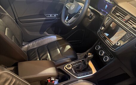 Volkswagen Tiguan II, 2017 год, 3 000 000 рублей, 6 фотография
