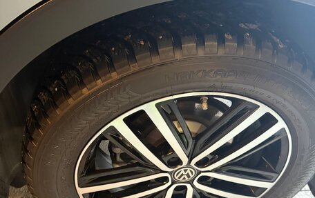 Volkswagen Tiguan II, 2017 год, 3 000 000 рублей, 13 фотография