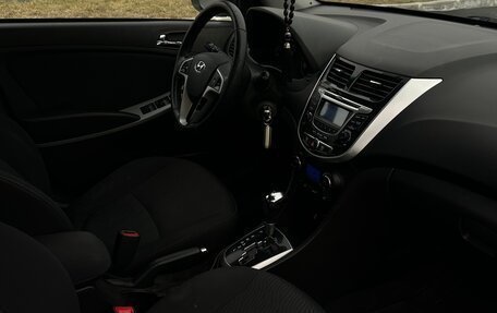 Hyundai Solaris II рестайлинг, 2012 год, 730 000 рублей, 5 фотография