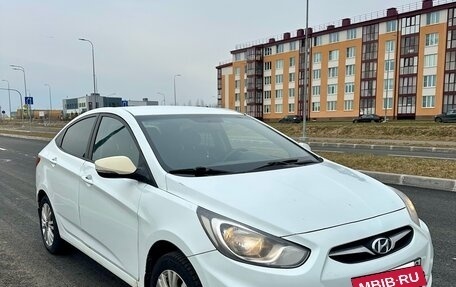 Hyundai Solaris II рестайлинг, 2012 год, 730 000 рублей, 2 фотография