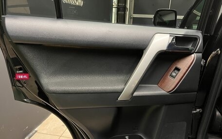 Toyota Land Cruiser Prado 150 рестайлинг 2, 2016 год, 4 100 000 рублей, 10 фотография