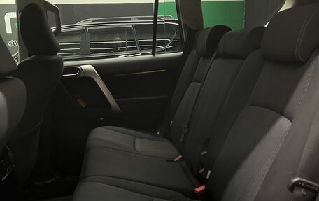 Toyota Land Cruiser Prado 150 рестайлинг 2, 2016 год, 4 100 000 рублей, 12 фотография